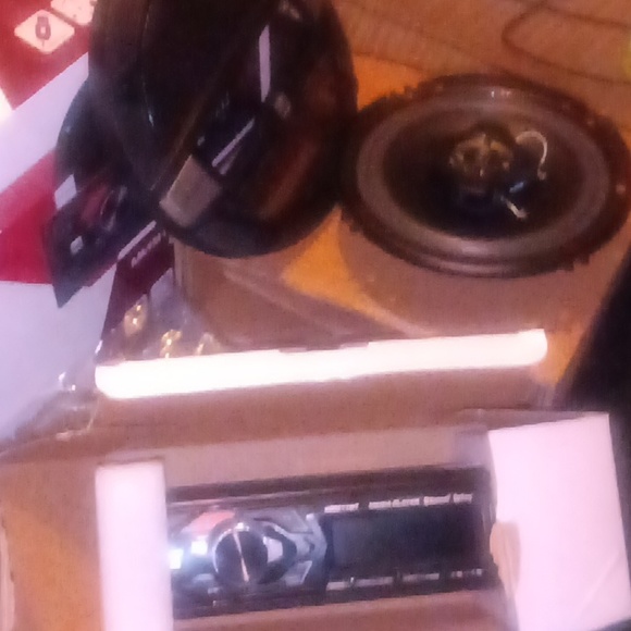 DUAL BRAND BT AUDIO AM/FM DIGITAL CAR STEREO &2 6 1/2" 2-WAY SPEAKERSxdm175pk - Picture 4 of 6